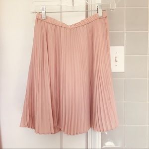Banana Republic soft pink pleated skirt size 0